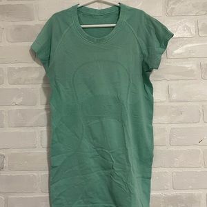 Lululemon Workout T